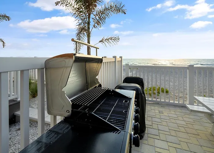 Beautiful Sunsets - Updated Condo - Steps To Beach - King Suite